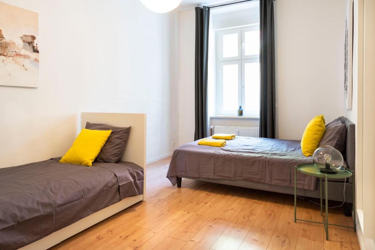 Freshly Renovated 2Br&Lr+Walk-In Rainshower Appartamento Berlino Esterno foto