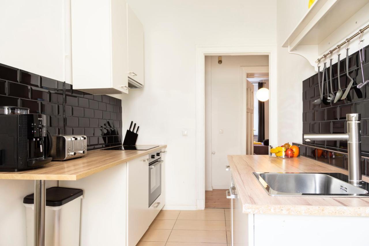 Freshly Renovated 2Br&Lr+Walk-In Rainshower Appartamento Berlino Esterno foto